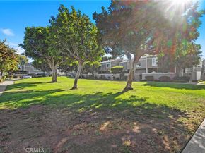 2730 W Segerstrom Avenue D, Santa Ana CA 92704