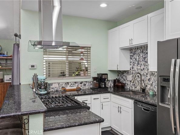 2730 W Segerstrom Avenue D, Santa Ana CA 92704