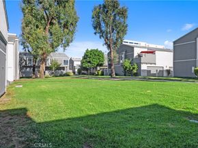 2730 W Segerstrom Avenue D, Santa Ana CA 92704