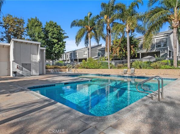 2730 W Segerstrom Avenue D, Santa Ana CA 92704