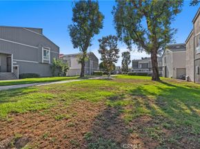 2730 W Segerstrom Avenue D, Santa Ana CA 92704
