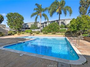 2730 W Segerstrom Avenue D, Santa Ana CA 92704
