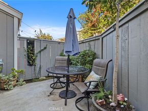 2730 W Segerstrom Avenue D, Santa Ana CA 92704