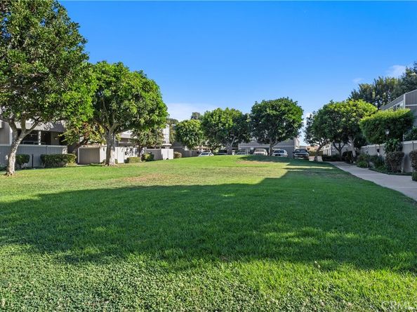 2730 W Segerstrom Avenue D, Santa Ana CA 92704