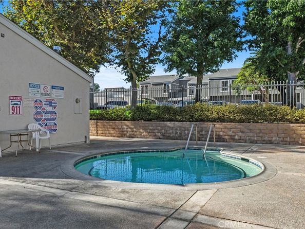2730 W Segerstrom Avenue D, Santa Ana CA 92704