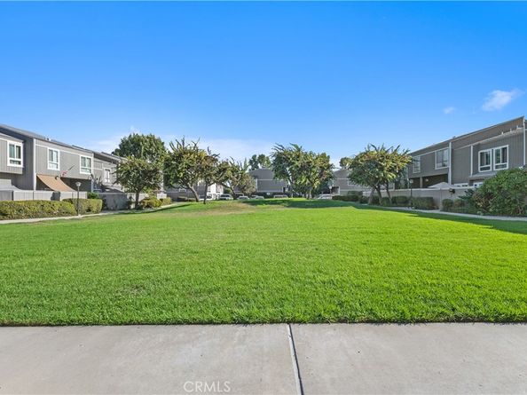2730 W Segerstrom Avenue D, Santa Ana CA 92704