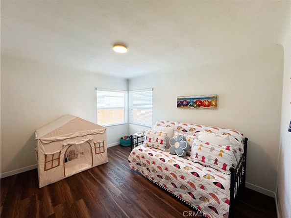 2817 Easy Avenue, Long Beach CA 90810
