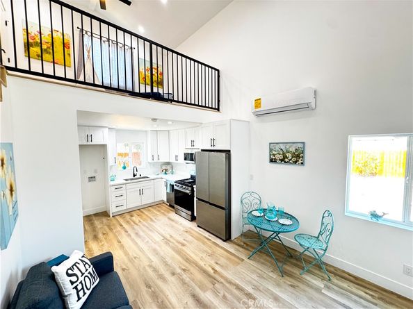2817 Easy Avenue, Long Beach CA 90810