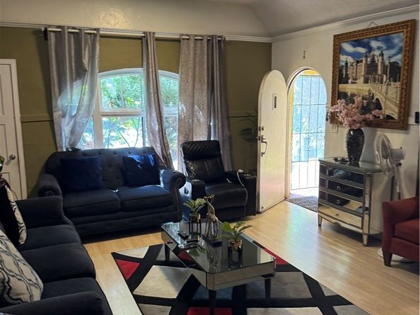 1917 Rousselle Street, Santa Ana CA 92707