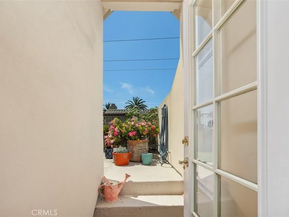 505 1/2 Marigold Avenue, Corona Del Mar CA 92625