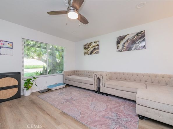 521 S Lyon Street 11, Santa Ana CA 92701