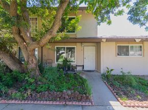 521 S Lyon Street 11, Santa Ana CA 92701