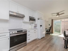 521 S Lyon Street 11, Santa Ana CA 92701