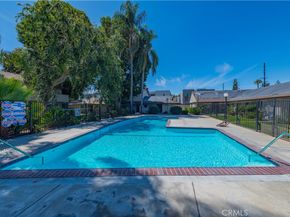 521 S Lyon Street 11, Santa Ana CA 92701