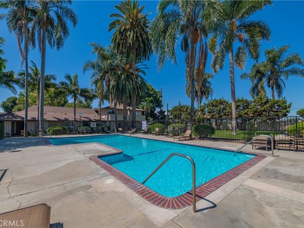 521 S Lyon Street 11, Santa Ana CA 92701
