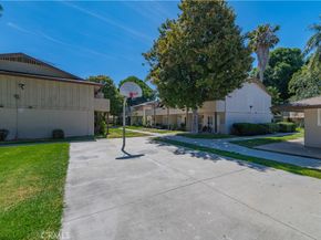 521 S Lyon Street 11, Santa Ana CA 92701
