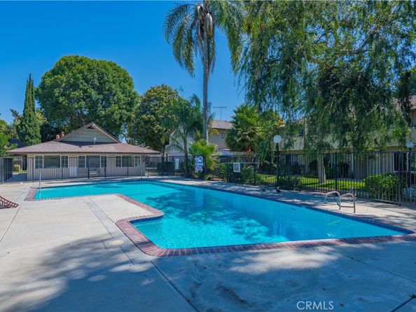 521 S Lyon Street 11, Santa Ana CA 92701