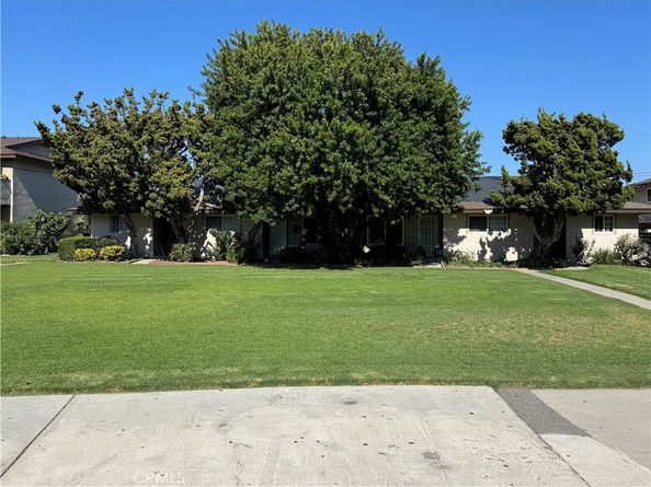 521 S Lyon Street 11, Santa Ana CA 92701