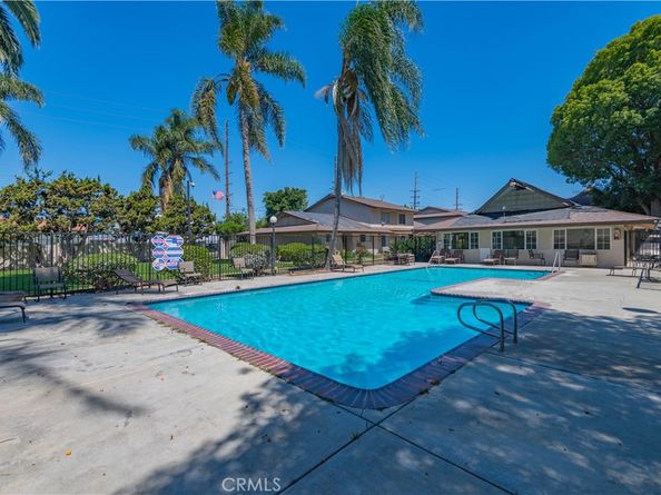 521 S Lyon Street 11, Santa Ana CA 92701