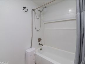 521 S Lyon Street 11, Santa Ana CA 92701