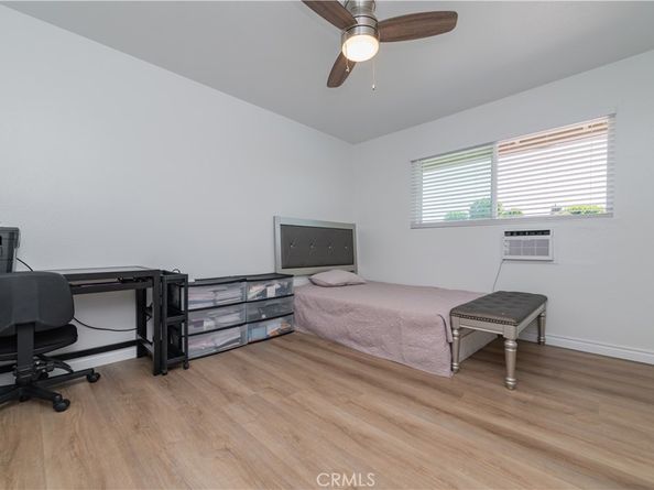 521 S Lyon Street 11, Santa Ana CA 92701