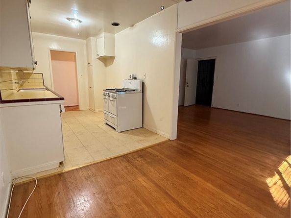 50 Elm 11, Long Beach CA 90802