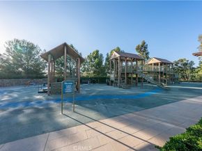 106 Long Fence, Irvine CA 92602