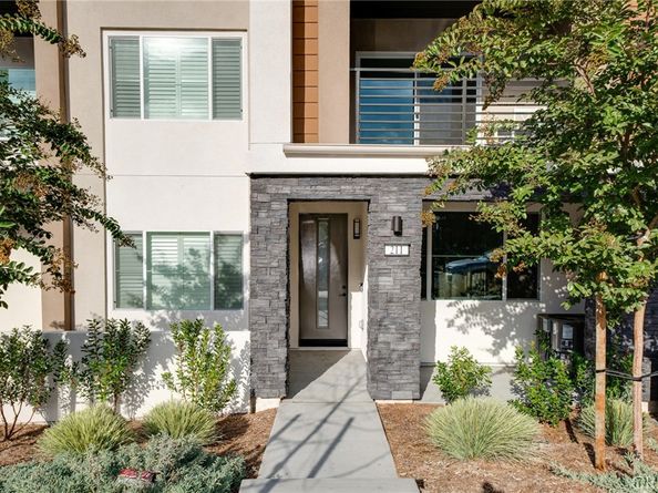 211 Baluster, Irvine CA 92618