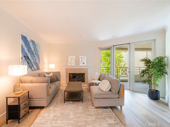 2233 Martin 202, Irvine CA 92612