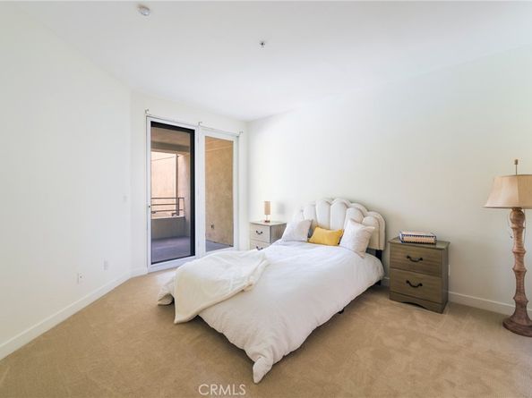 2233 Martin 202, Irvine CA 92612