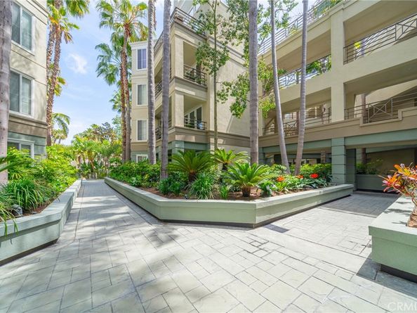 2233 Martin 202, Irvine CA 92612