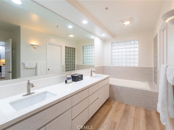 2233 Martin 202, Irvine CA 92612