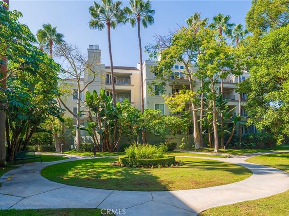 2233 Martin 202, Irvine CA 92612