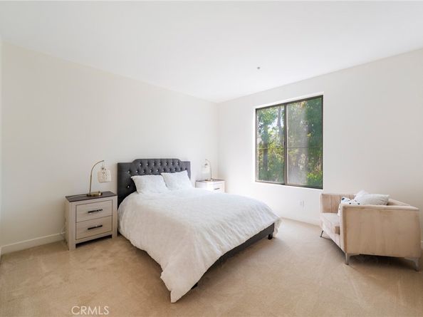 2233 Martin 202, Irvine CA 92612