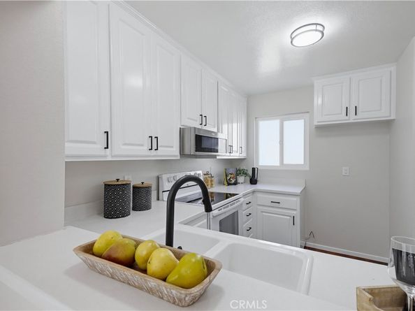 5825 E Creekside Avenue 6, Orange CA 92869