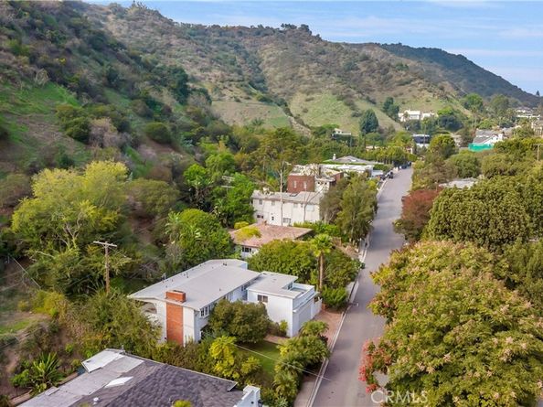 1643 San Ysidro Drive, Beverly Hills CA 90210