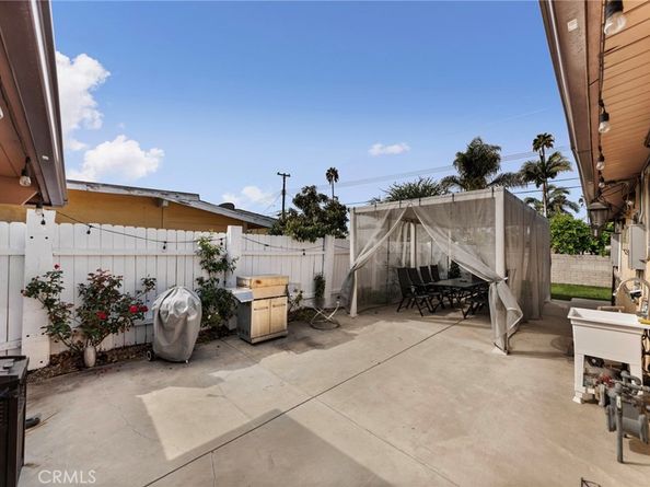5721 N Rockvale Ave, Azusa CA 91702