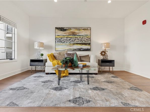 288 S Oakland Ave 211, Pasadena CA 91101