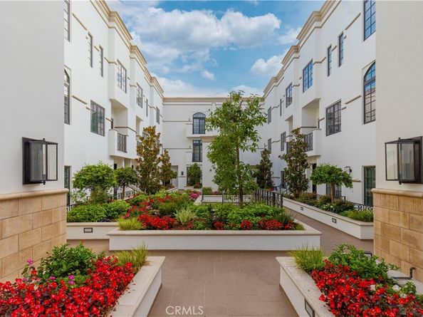 288 S Oakland Ave 211, Pasadena CA 91101