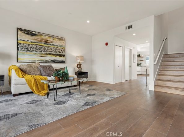 288 S Oakland Ave 211, Pasadena CA 91101