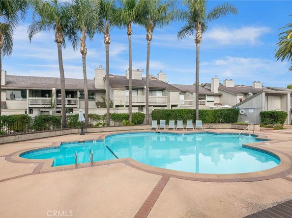 2220 E Chapman 5, Fullerton CA 92831