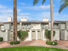 2220 E Chapman 5, Fullerton CA 92831