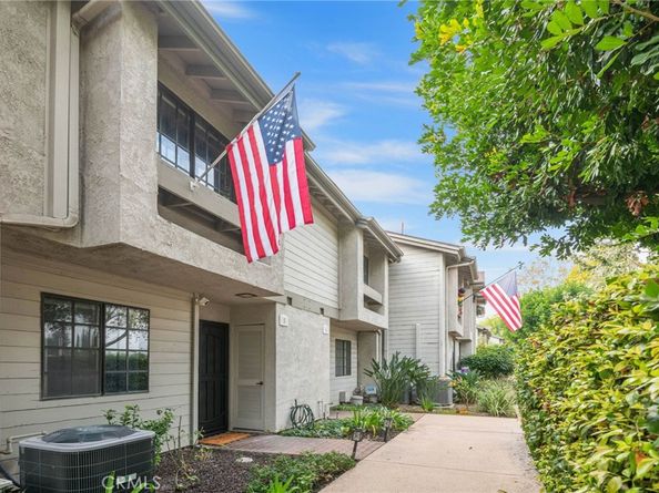 2220 E Chapman 5, Fullerton CA 92831