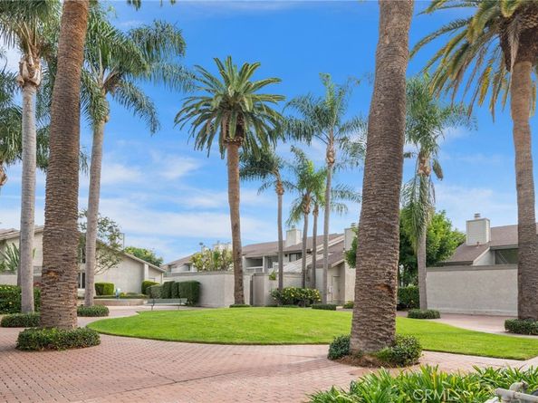 2220 E Chapman 5, Fullerton CA 92831