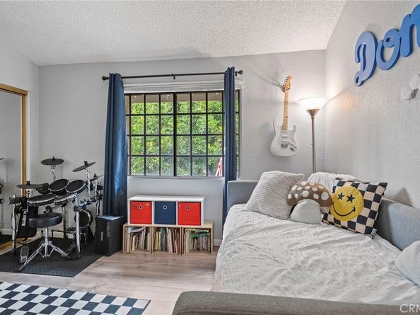 2220 E Chapman 5, Fullerton CA 92831