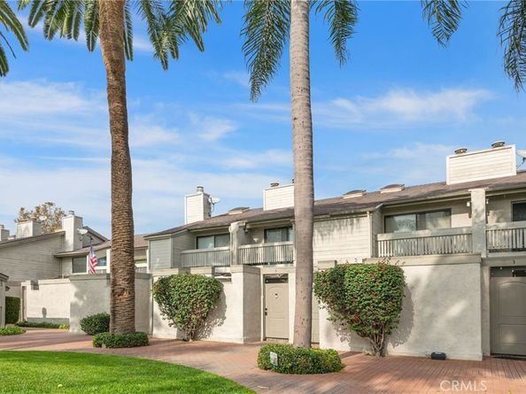 2220 E Chapman 5, Fullerton CA 92831