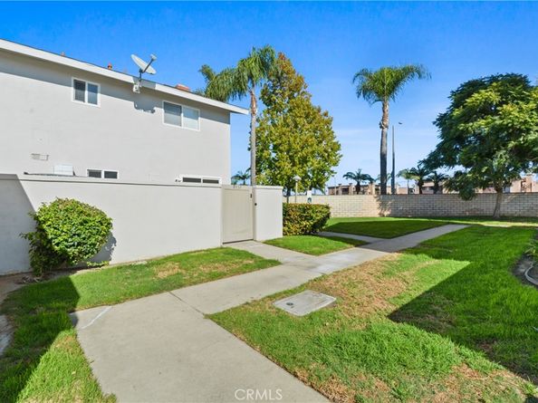 9962 Continental Drive, Huntington Beach CA 92646