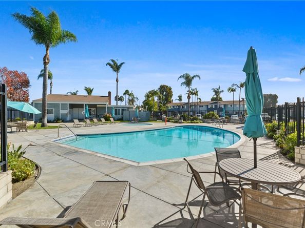 9962 Continental Drive, Huntington Beach CA 92646