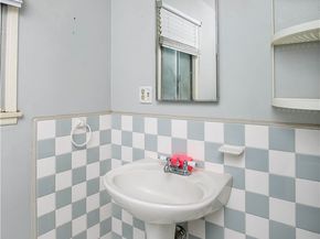 20748 Vose, Winnetka CA 91306
