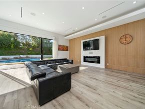 5631 Wilhelmina Avenue, Woodland Hills CA 91367